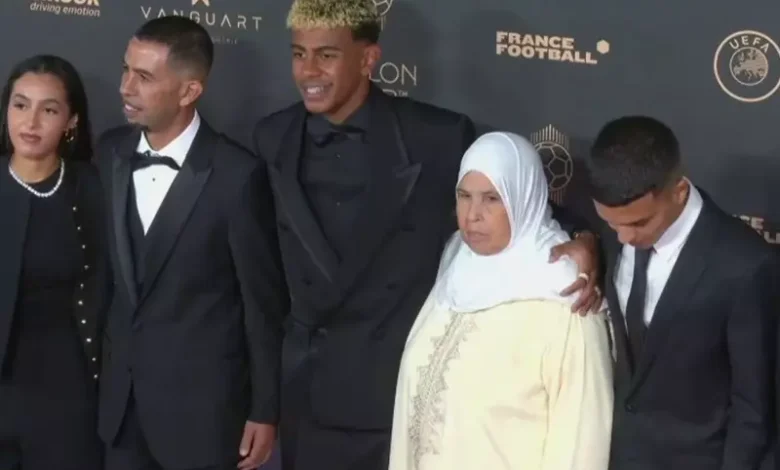 هل يعيش والد لامين يامال على أمواله؟