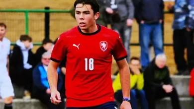 إيطاليا تراقب بحسرة.. بوفون الصغير يصنع التاريخ