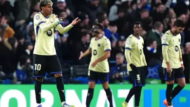 سر إزالة شعار نايكي من قميص برشلونة