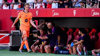 قلق في برشلونة قبل الكلاسيكو.. دي يونج يغيب عن المران